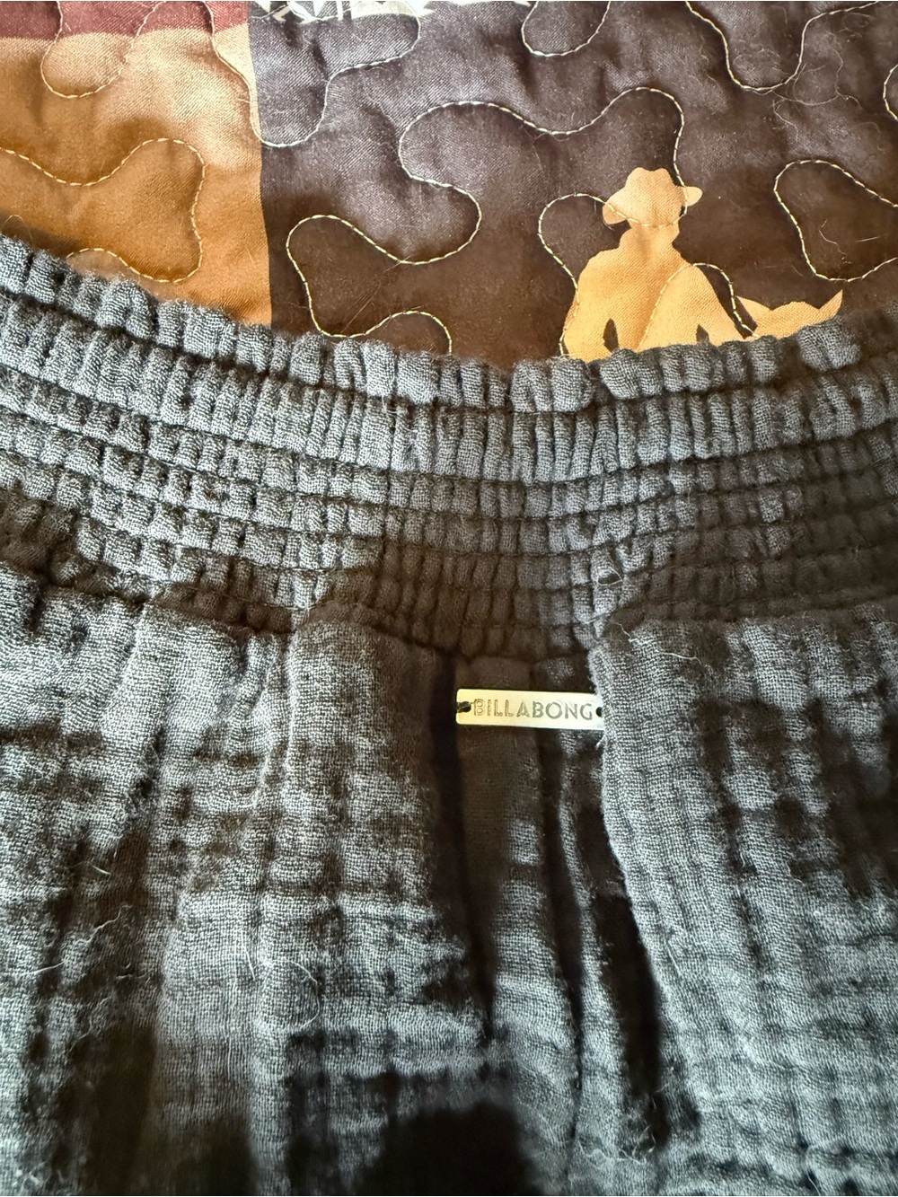Billabong Shorts - Picture 4 of 4
